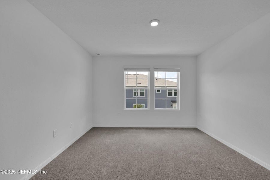 Spacious, unfurnished interior of a new home in , Jacksonville (Image 11).