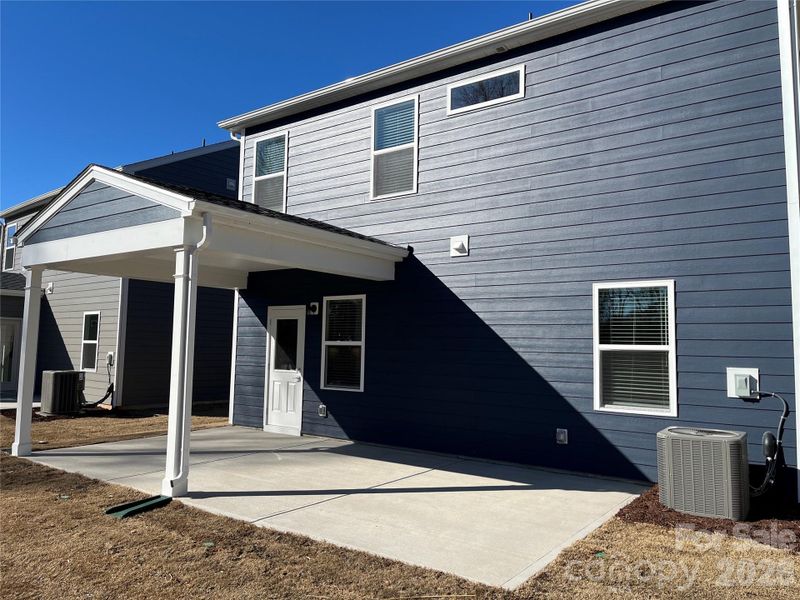 Exterior details and patio area of a home in Parkside Crossing, Charlotte (Image 17).