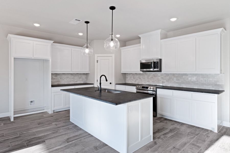 Representative furnished interior of a home built from the The Silverwood by Doug Parr Custom Homes in Read Ranch, Paradise (Image 6). Representative furnished interior of a home built from the The Silverwood by Doug Parr Custom Homes in Read Ranch, Paradise (Image 6).