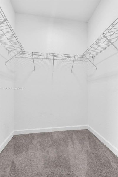 Spacious, unfurnished interior of a new home in , Miami (Image 18).