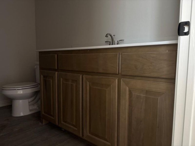 Close-up of interior finishes inside a home in Waterford Park, Weatherford (Image 5).