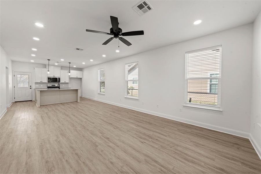 Spacious, unfurnished interior of a new home in , Waco (Image 16).