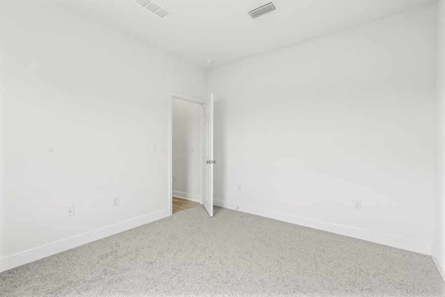 Spacious, unfurnished interior of a new home in Natureview, Freeport (Image 19).