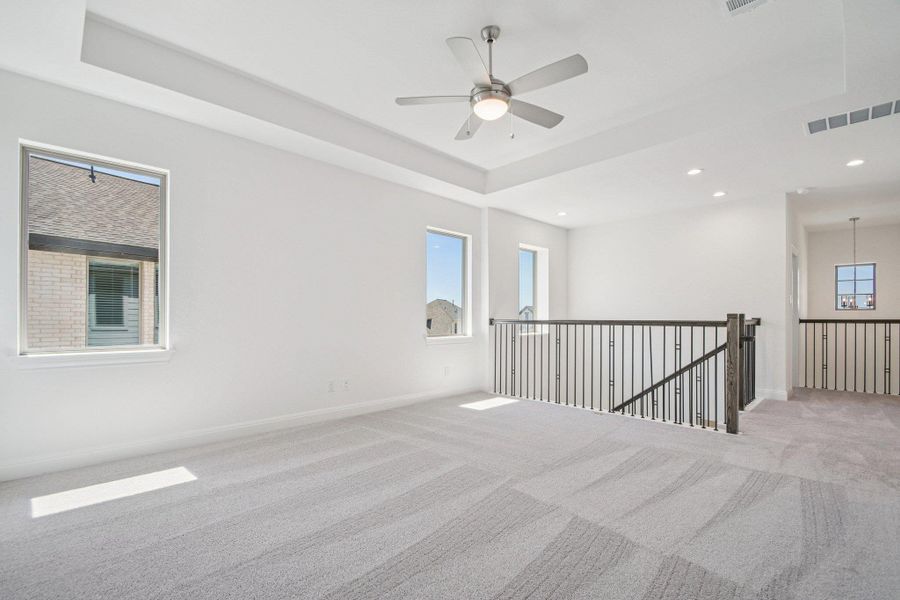 Spacious, unfurnished interior of a new home in 6 Creeks, Kyle (Image 17).