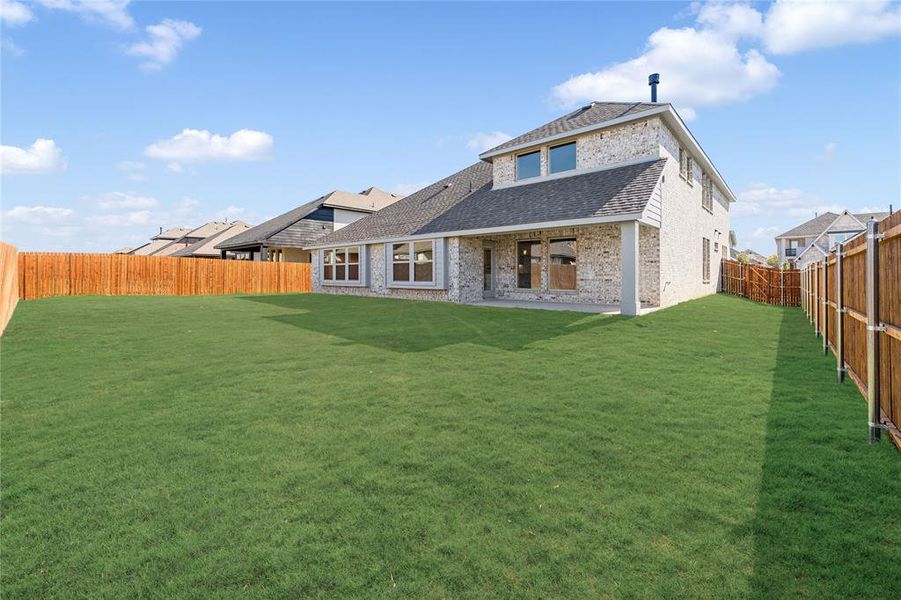 Exterior details and patio area of a home in Maplewood, Glenn Heights (Image 28). Exterior details and patio area of a home in Maplewood, Glenn Heights (Image 28).