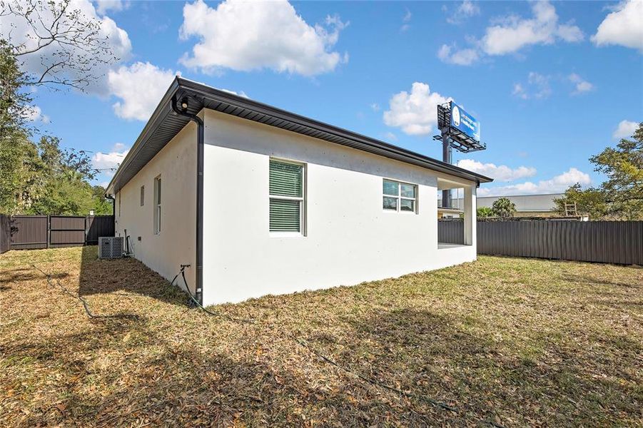 Exterior details and patio area of a home in , Tampa (Image 27).