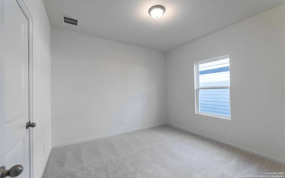 Spacious, unfurnished interior of a new home in Katzer Ranch, Converse (Image 10).