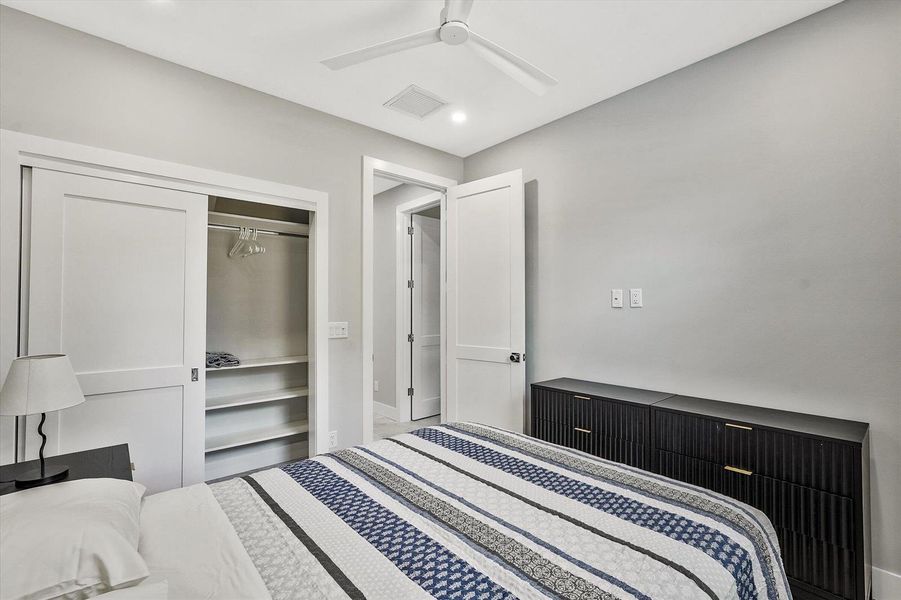 16-425 Hugh Street-16 16-425 Hugh Street-16