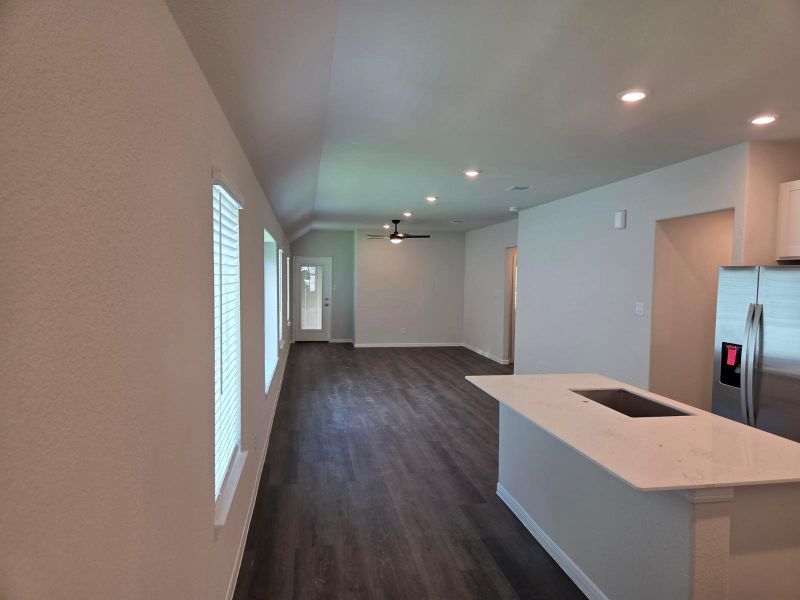 Spacious, unfurnished interior of a new home in River's Edge, Conroe (Image 25).
