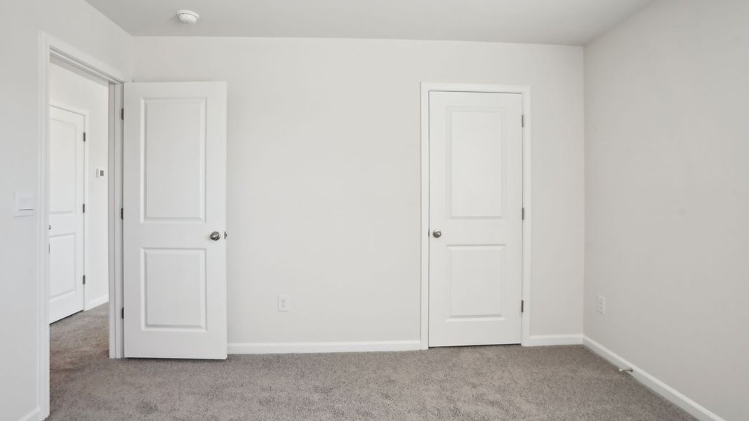 Spacious, unfurnished interior of a new home in Granite Falls, Lancaster (Image 22).