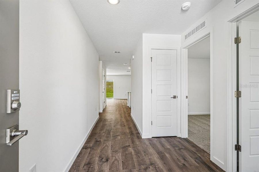 Spacious, unfurnished interior of a new home in , Umatilla (Image 17).