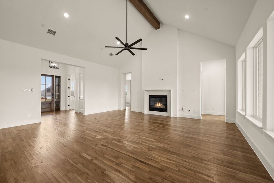 Spacious, unfurnished interior of a new home in Highland Oaks, Boyd (Image 21).