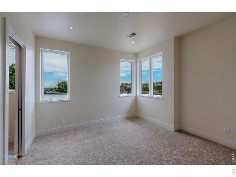 Spacious, unfurnished interior of a new home in , Lafayette (Image 18).