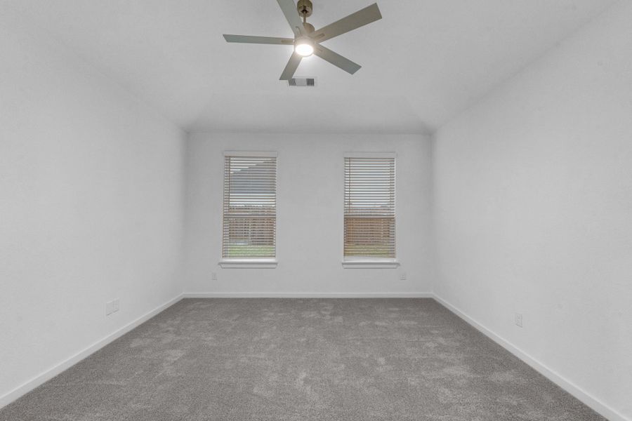 Spacious, unfurnished interior of a new home in Briarwood Crossing, Rosenberg (Image 18).