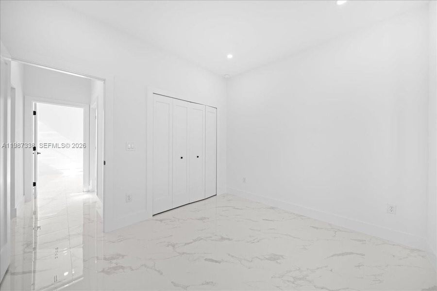 Spacious, unfurnished interior of a new home in , Lehigh Acres (Image 19).