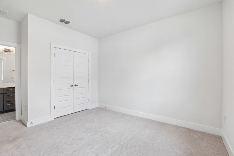 The second room features ifeatures itsown ensuite, which works outgreat for an older child, guest, ormulti-gen living.