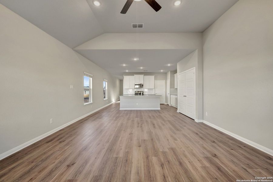 Spacious, unfurnished interior of a new home in Park Place, New Braunfels (Image 29). Spacious, unfurnished interior of a new home in Park Place, New Braunfels (Image 29).