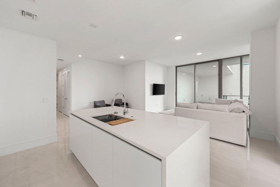 220 Lake Shore Drive - 38.jpg-SMALL 220 Lake Shore Drive - 38.jpg-SMALL