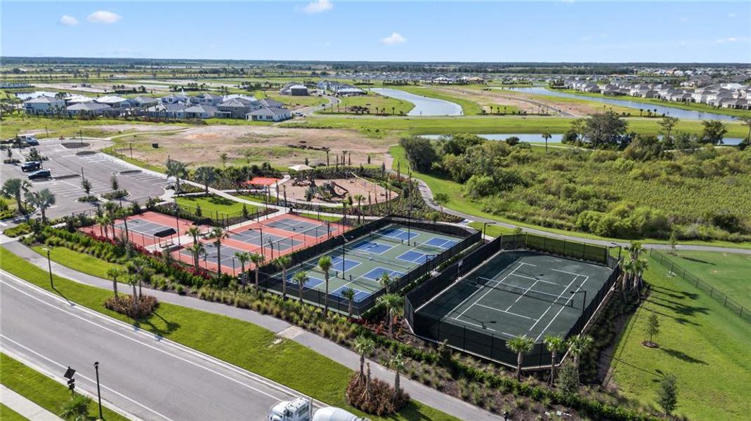 Community amenities in Star Farms at Lakewood Ranch, Bradenton (Image 31).
