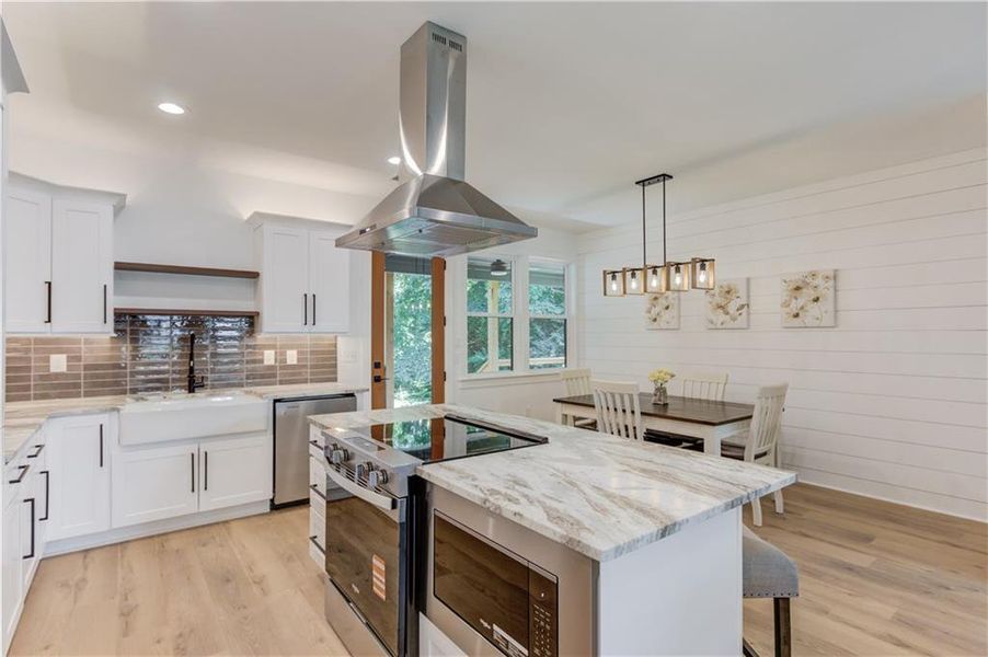 Furnished interior view inside a new home in , Jefferson (Image 6).