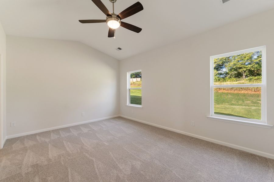 Spacious, unfurnished interior of a new home in Landmark Commons, Boiling Springs (Image 20).