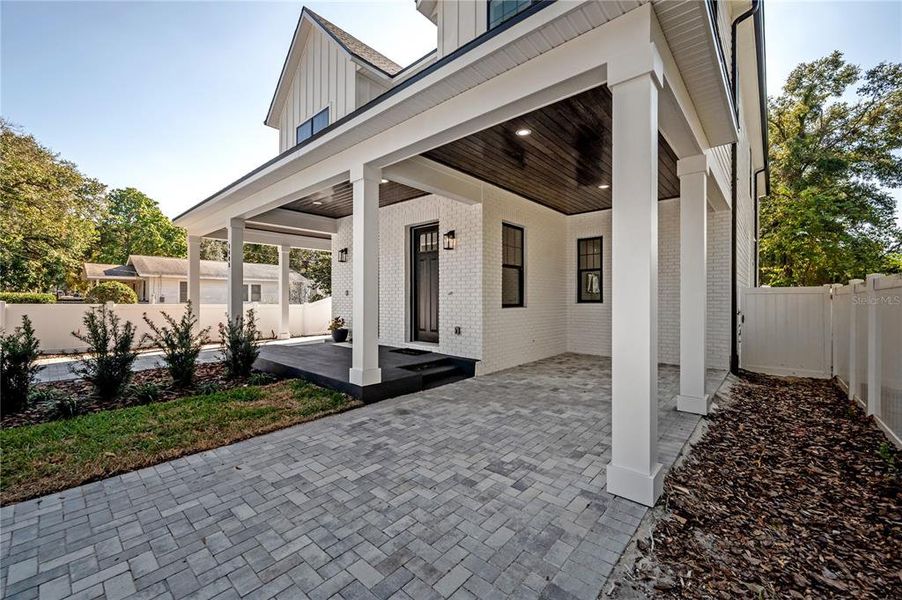 Exterior details and patio area of a home in , Tampa (Image 29).