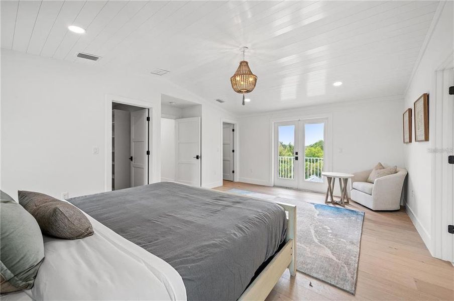 Furnished interior view inside a new home in , Sarasota (Image 19).