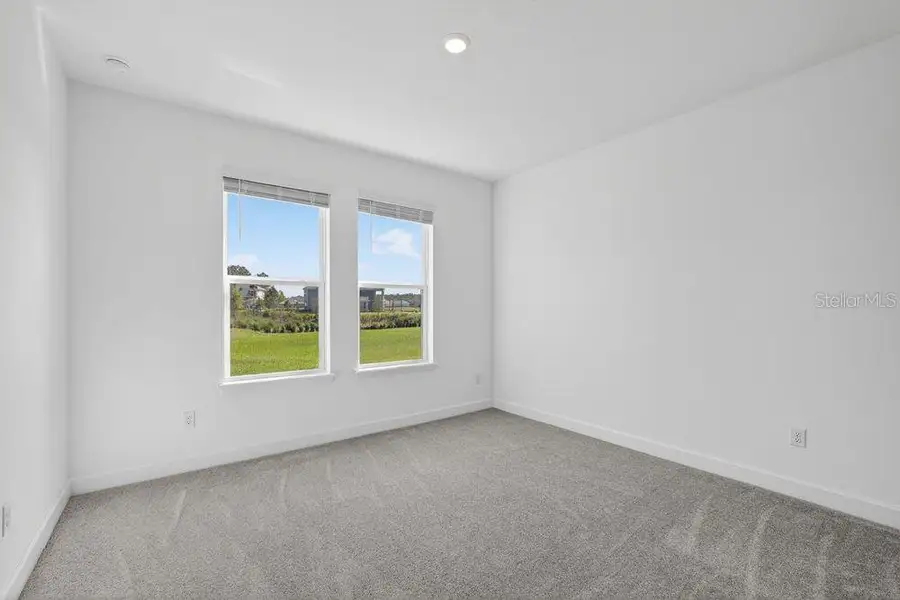 Spacious, unfurnished interior of a new home in Hammock at Two Rivers, Zephyrhills (Image 19).