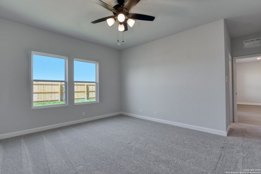Spacious, unfurnished interior of a new home in Cordova Trails, Seguin (Image 32).