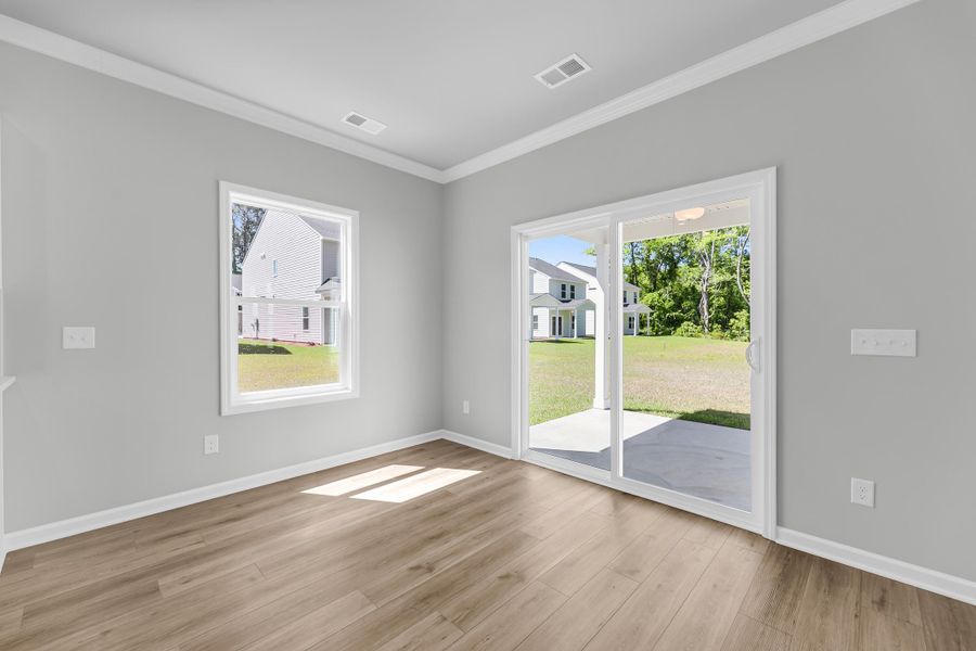 Spacious, unfurnished interior of a new home in Central Creek, Goose Creek (Image 28).
