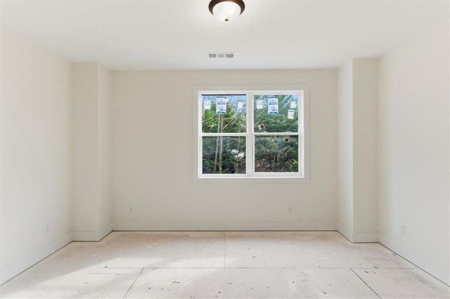 Spacious, unfurnished interior of a new home in , Cartersville (Image 10).