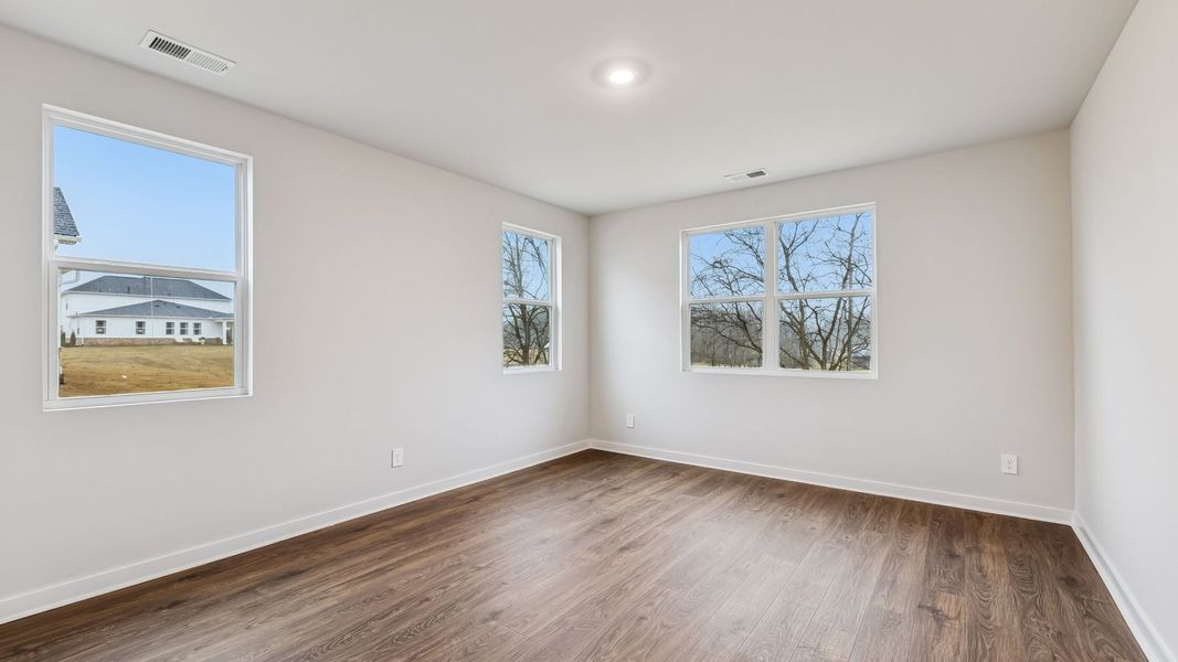 Representative unfurnished interior of a home built from the Stonebrook II by D.R. Horton in Harvest Point, Spring Hill (Image 51). Representative unfurnished interior of a home built from the Stonebrook II by D.R. Horton in Harvest Point, Spring Hill (Image 51).