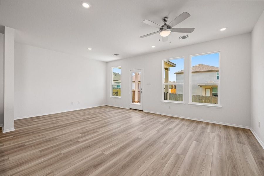 Spacious, unfurnished interior of a new home in Sonterra - Cool Water, Jarrell (Image 15). Spacious, unfurnished interior of a new home in Sonterra - Cool Water, Jarrell (Image 15).