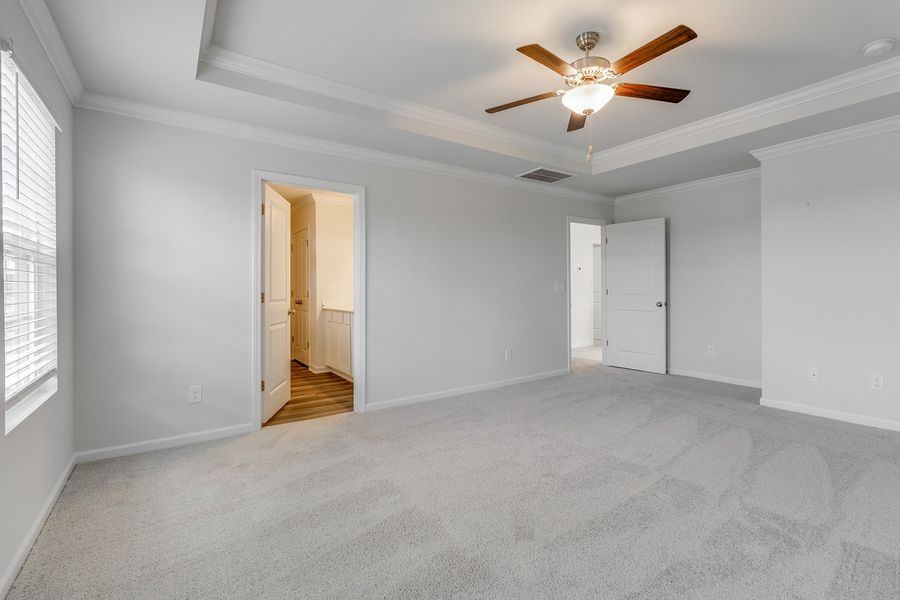 Spacious, unfurnished interior of a new home in Bluefield, Lexington (Image 19).