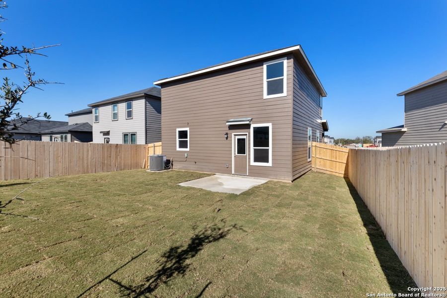 Exterior details and patio area of a home in The Granary - Heritage Collection, San Antonio (Image 3).