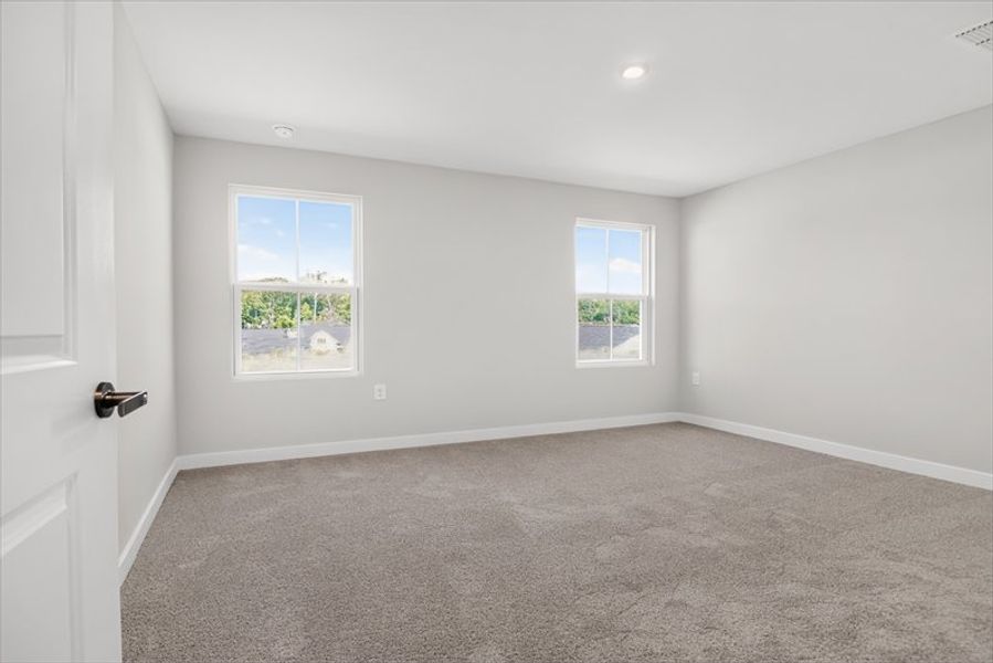 Spacious, unfurnished interior of a new home in Waverly Springs, Woodruff (Image 19).