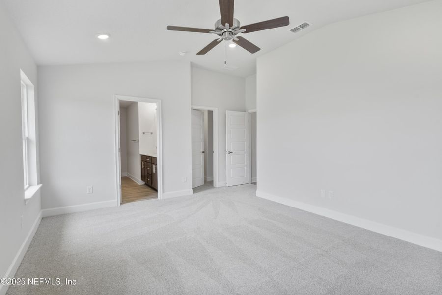 Spacious, unfurnished interior of a new home in Shadow Crest at Rolling Hills, Green Cove Springs (Image 10).