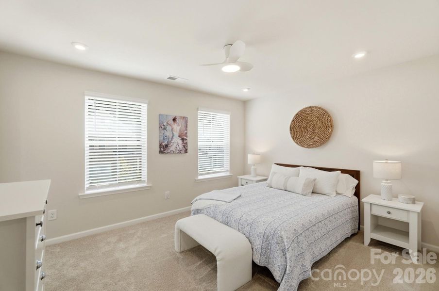Spacious, bright and barely lived in Bedroom #3