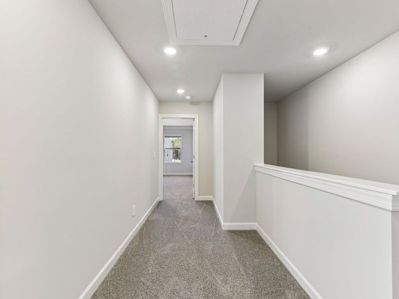Spacious, unfurnished interior of a new home in Crossrail Station, Mooresville (Image 10).