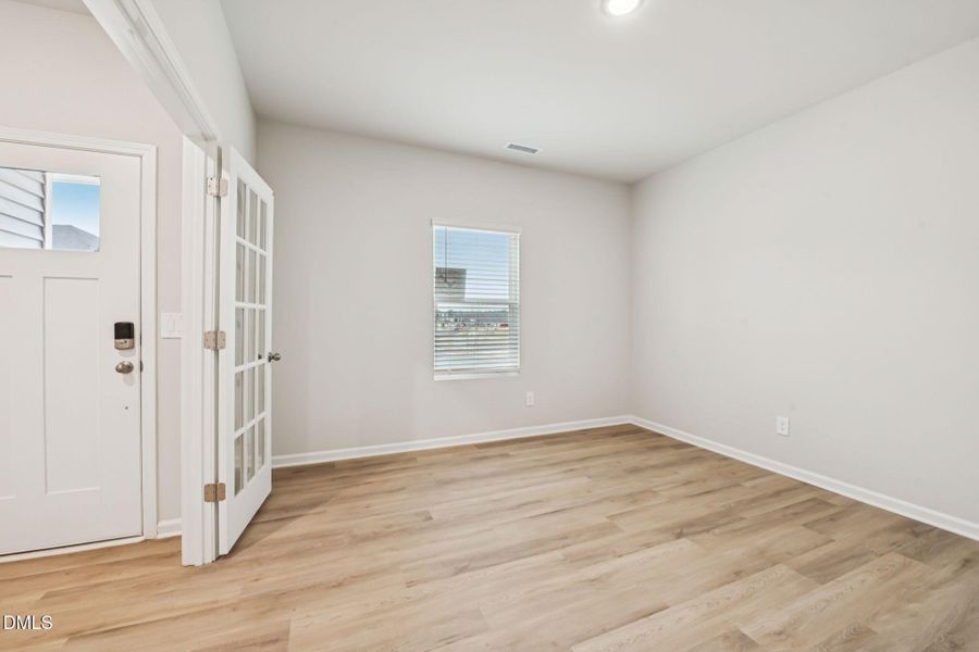 6-web-or-mls-Raleigh - Oak Manor - 133 K