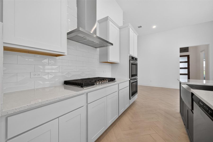 Furnished interior view inside a new home in Lago Mar, Texas City (Image 11).