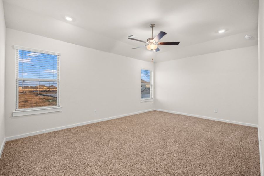 Spacious, unfurnished interior of a new home in Glendale Lakes, Rosharon (Image 29).