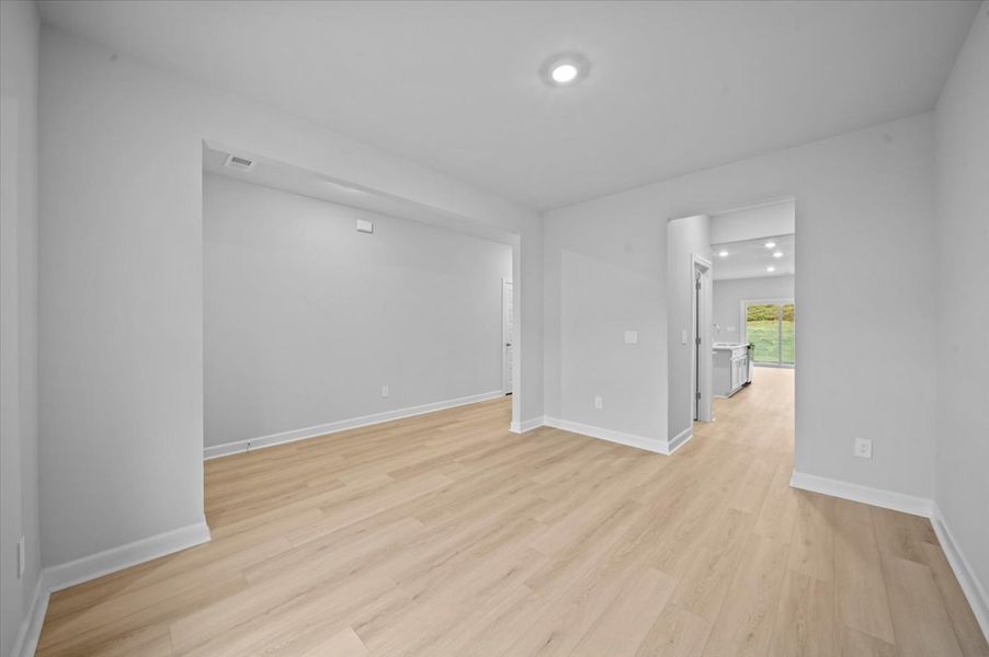 Spacious, unfurnished interior of a new home in Collier Ridge, Moore (Image 11).