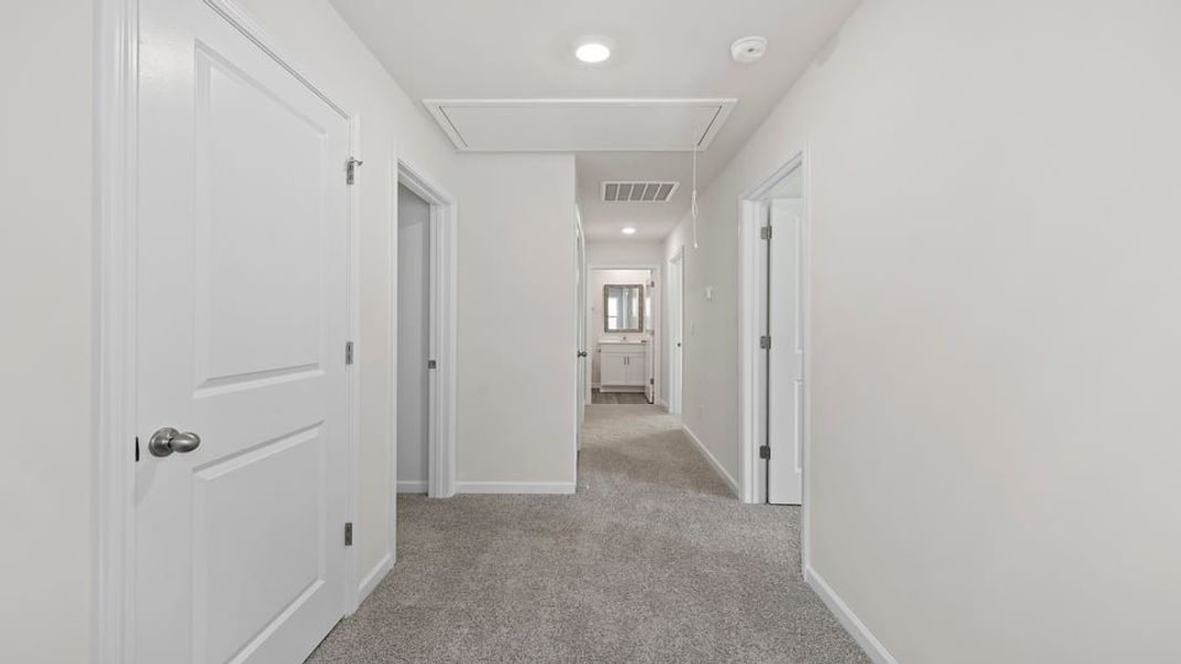 Spacious, unfurnished interior of a new home in Cloverdale Hills, Piedmont (Image 18).