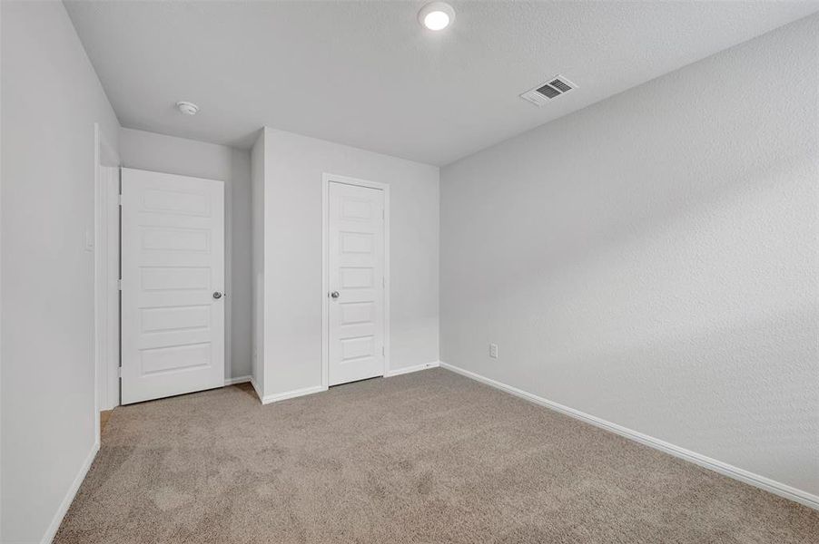 Spacious, unfurnished interior of a new home in Mobberly Farms, Pilot Point (Image 16).
