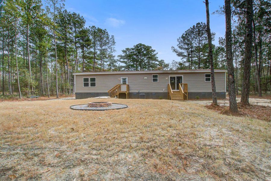 Exterior details and patio area of a home in , Walterboro (Image 18).
