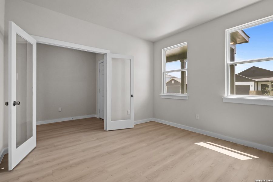 Spacious, unfurnished interior of a new home in Hiddenbrooke, Seguin (Image 20).