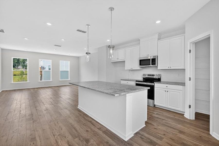 Furnished interior view inside a new home in Rosewood Farm, Lawrenceville (Image 12).