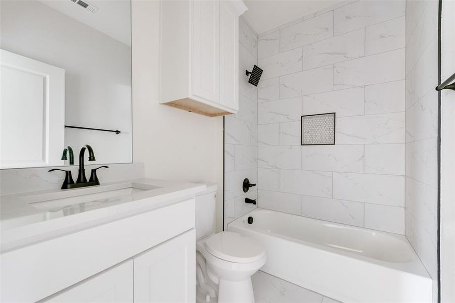 Furnished interior view inside a new home in , Forney (Image 13). Furnished interior view inside a new home in , Forney (Image 13).