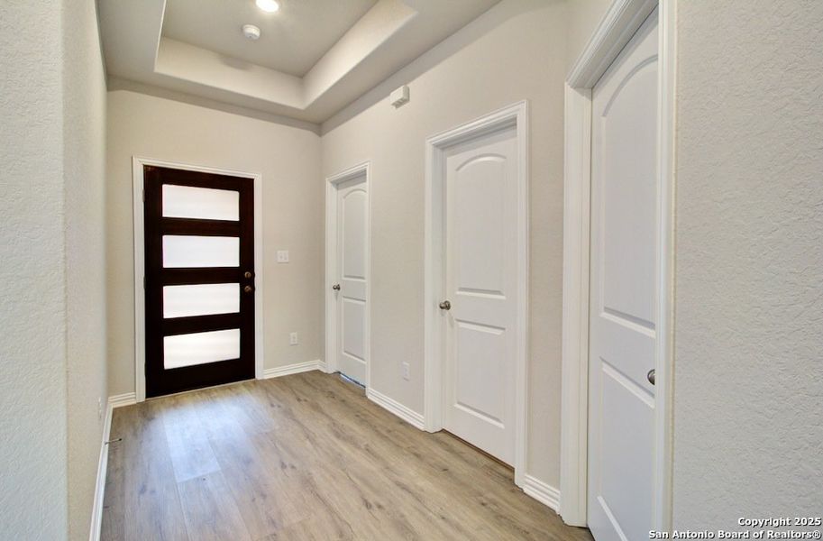 Spacious, unfurnished interior of a new home in Meyer Ranch – Premier, New Braunfels (Image 18). Spacious, unfurnished interior of a new home in Meyer Ranch – Premier, New Braunfels (Image 18).